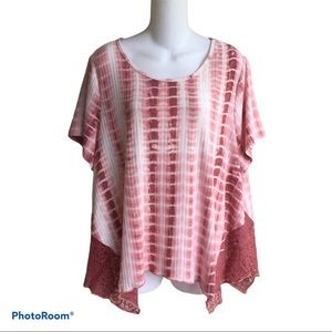 Como Blu Tie-Dye Look Ribbed Knit Top Lace Trim 1X Shark-bite Hemline NWT